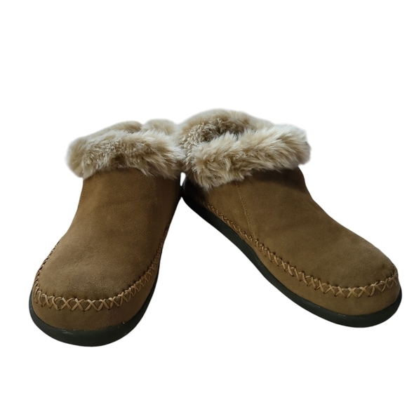 Magellan Chelsea Slip On Botties 7. Tan Suede Slippers with Faux Fur Lining - Picture 3 of 14